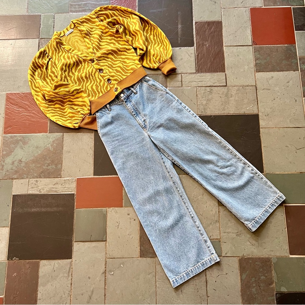 Christian Wijnants Pelanac Jean in light blue. High waist, cropped, straight leg